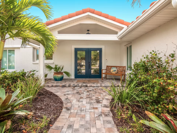 Luxurious 4-Bedroom Waterfront Villa in Holmes Beach
